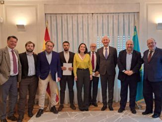 El Embajador de Kazajstán se reúne con periodistas españoles